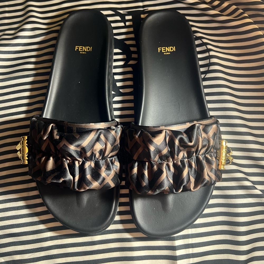 Fendi pool sandals